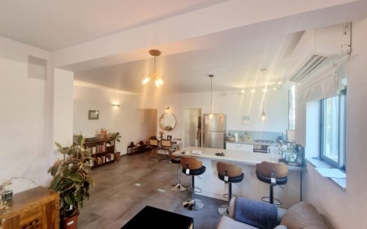 Appartement rénové dans la rue Lincoln