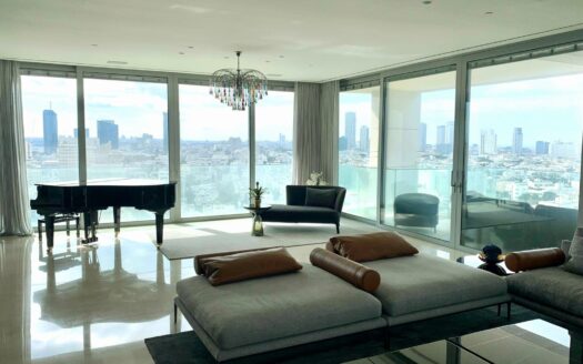 Appartement de grande superficie dans une magnifique tour