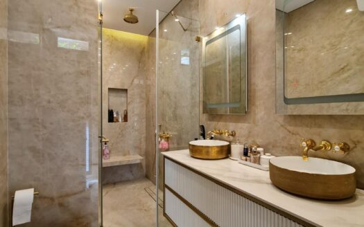 Beautiful apartment with garden for sale near Rothschild Tel Aviv