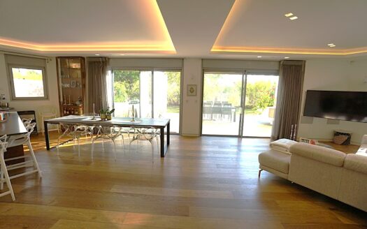 Sublime Rez de Jardin dans le quartier Kohav Atsafon Tel Aviv